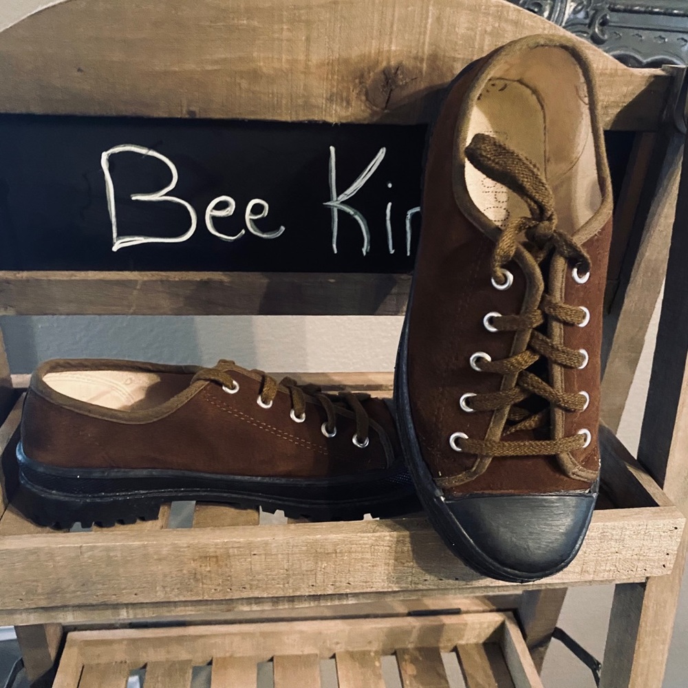 Shoes - Picture 4 of 5